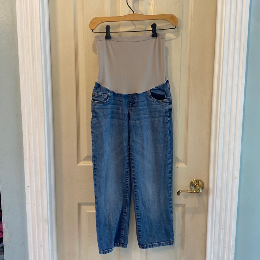 Oh Baby by Motherhood maternity jean capris size small